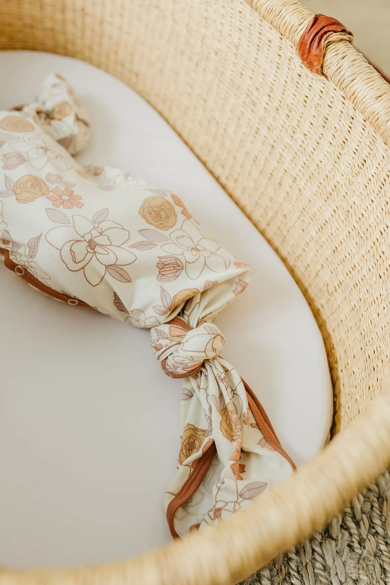 Newborn Knotted Gown - Ferra